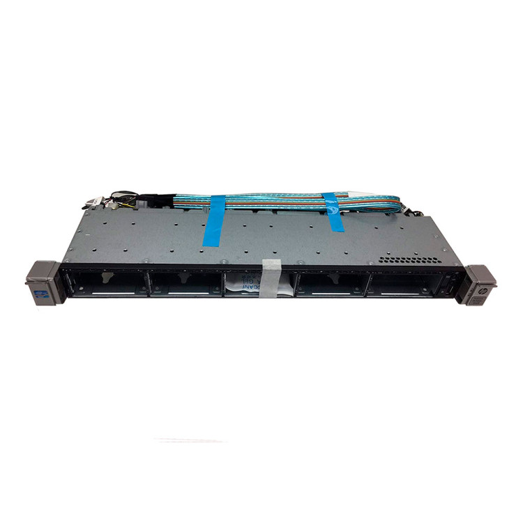 Instradamento dei cavi di alimentazione per gli adattatori GPU